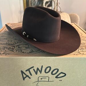 Atwood custom felt cowboy hat. 7-1/4 ARGENTINA HARE/RABBIT BLEND WITH 20% BEAVER